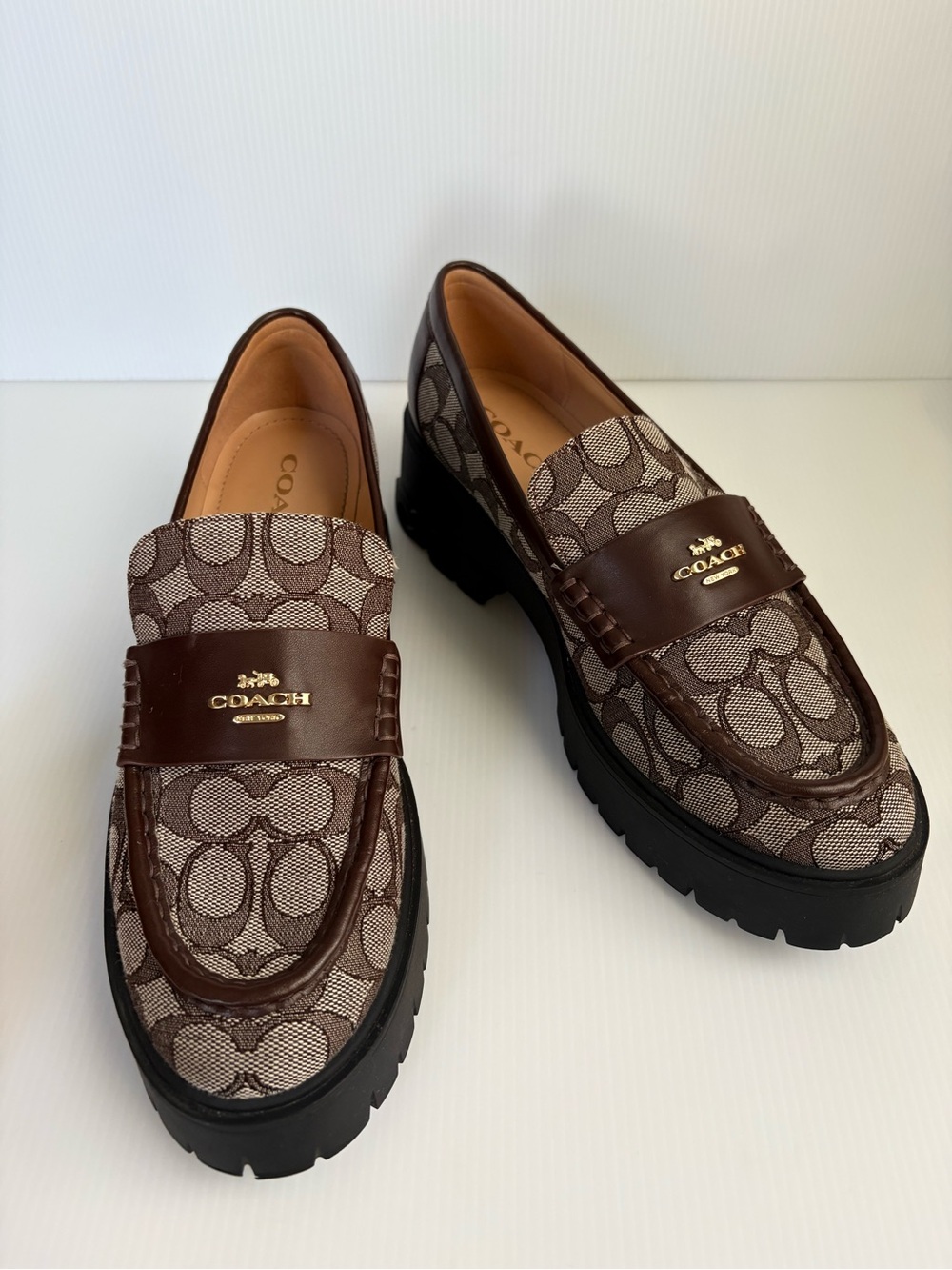Coach Ruthie Loafer In Signature Jacquard Size 9 B -EUC - Picture 15 of 17